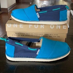 Women’s TOMS
